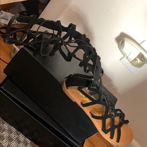 Size 8 1/2 sandals good condition